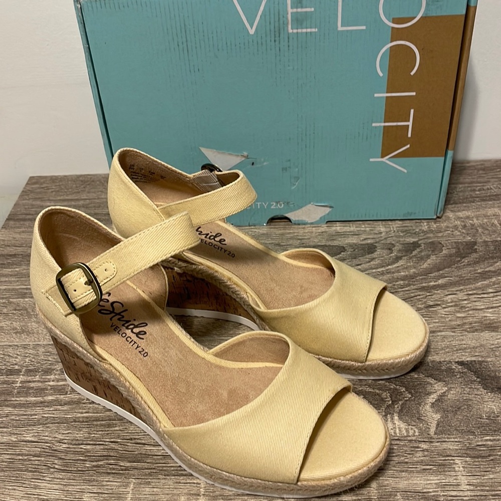 LifeStride Women's Go for It Espadrille Wedge Sandal size 8 W